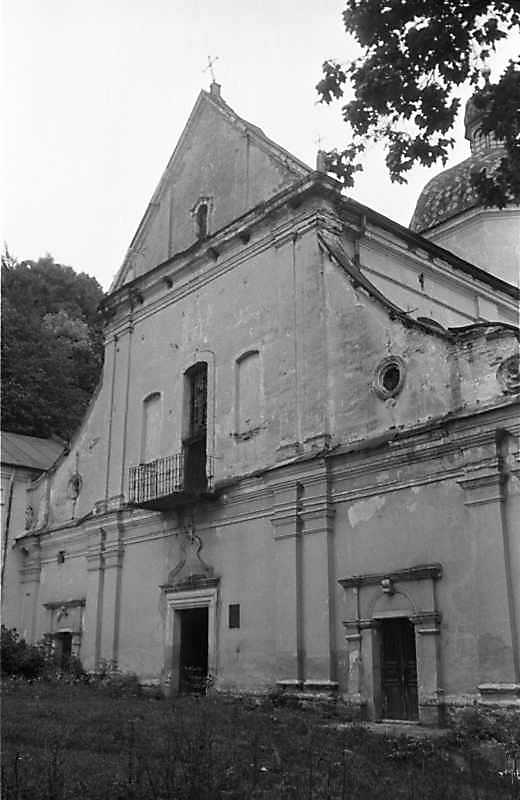 Головний фасад