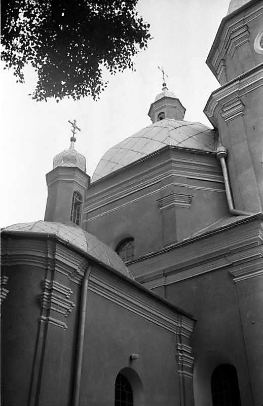 1988 р. Бічне рамено і нава. Вигляд з…