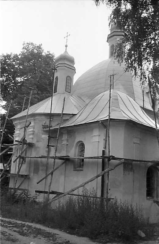 1988 р. Вівтар і нава. Вигляд з…