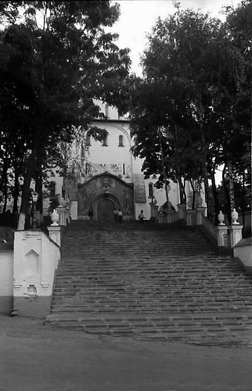 1988 р. Вид на сходи і собор з півдня