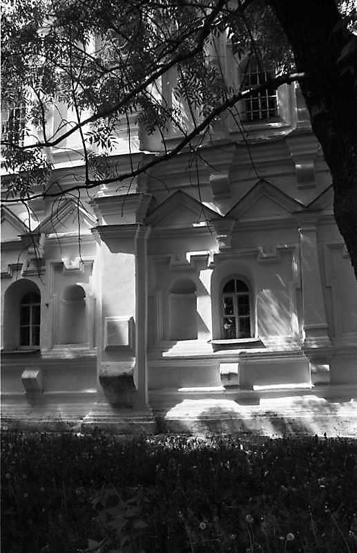 1989 р. Фрагмент східного фасаду.…