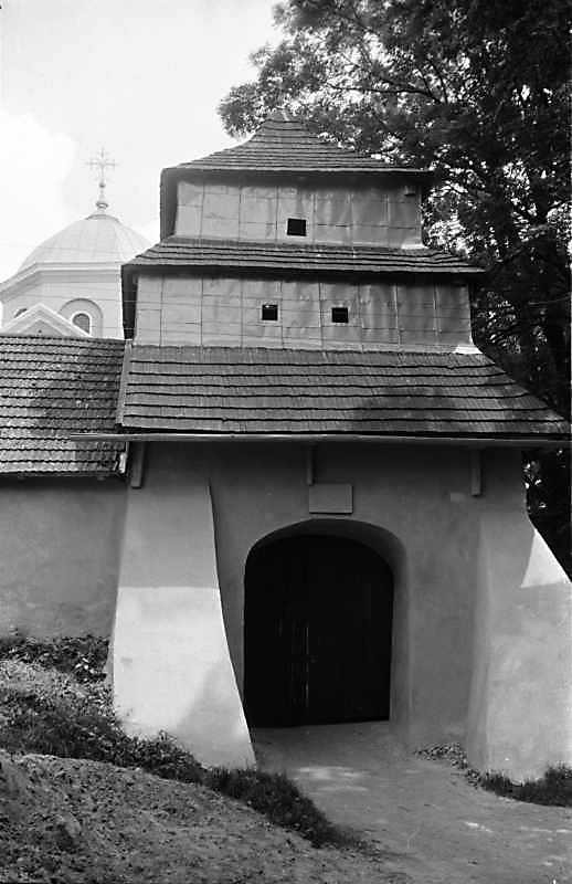 1989 р. Дзвіниця. Вигляд із заходу