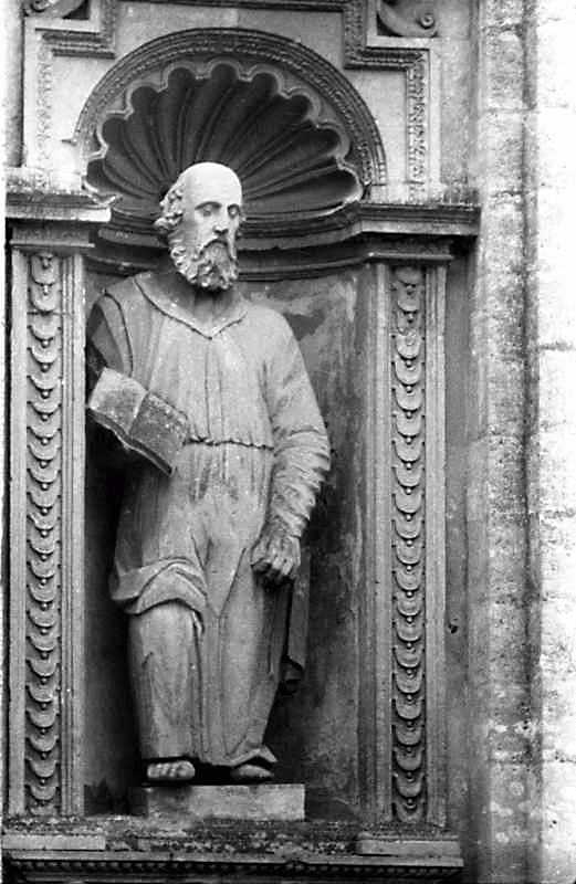 Ніша з фігурою апостола (нижня)