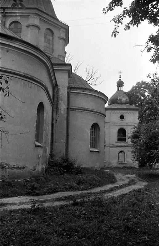 1989 р. Фрагмент церкви і дзвіниця.…