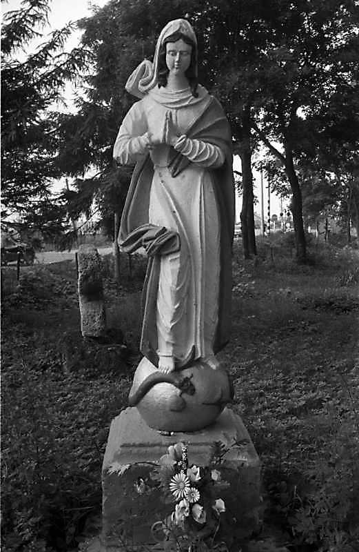 1989 р. Скульптура “Непорочне зачаття”…