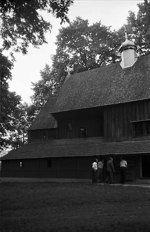 1989 р. Бабинець і нава. Вигляд з…