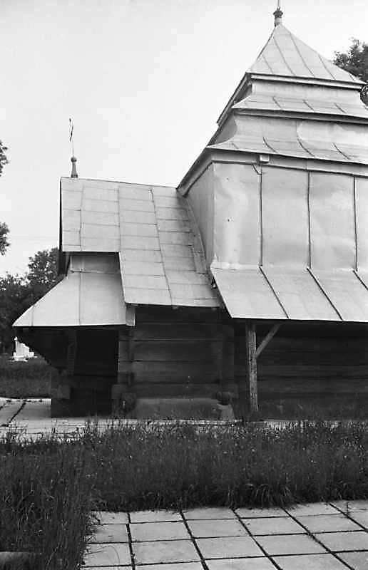 1989 р. Вівтар і нава. Вигляд з півночі