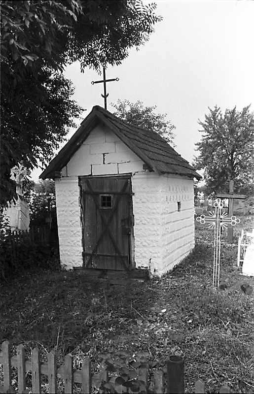 1989 р. Каплиця на цвинтарі