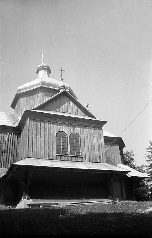 Нава і вівтар