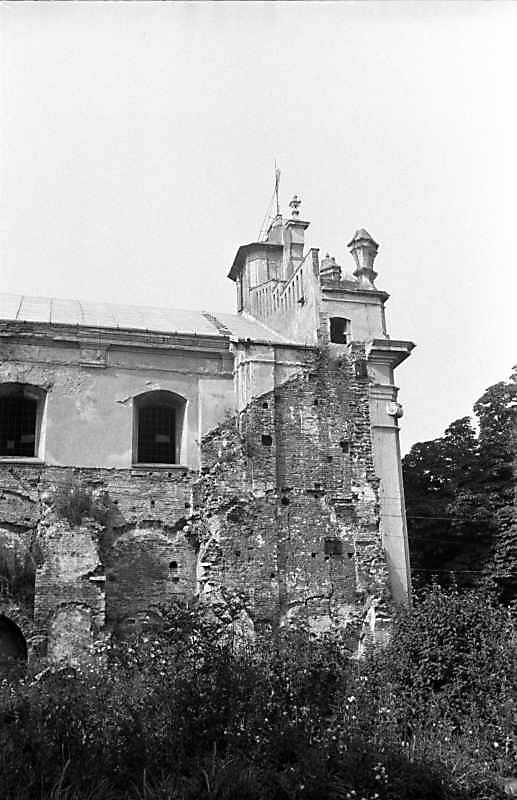 Права (східна) частина