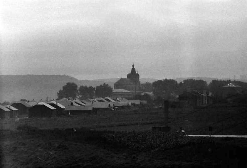 1989 р. Панорама містечка з костелом з…