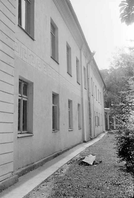 1989 р. Флігель