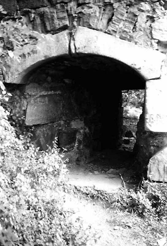 1989 р. Бійниця. Вигляд з боку поля