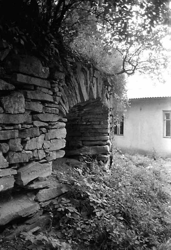 1989 р. Фрагмент башти з бійницею