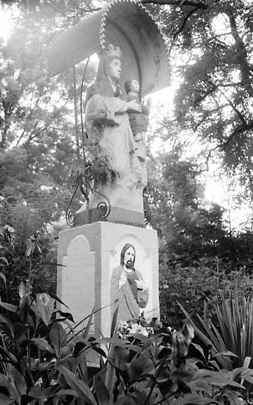 1989 р. Скульптура богородиці з немовлям