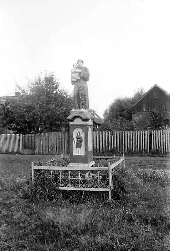 1989 р. Скульптура святого (Христофора?)