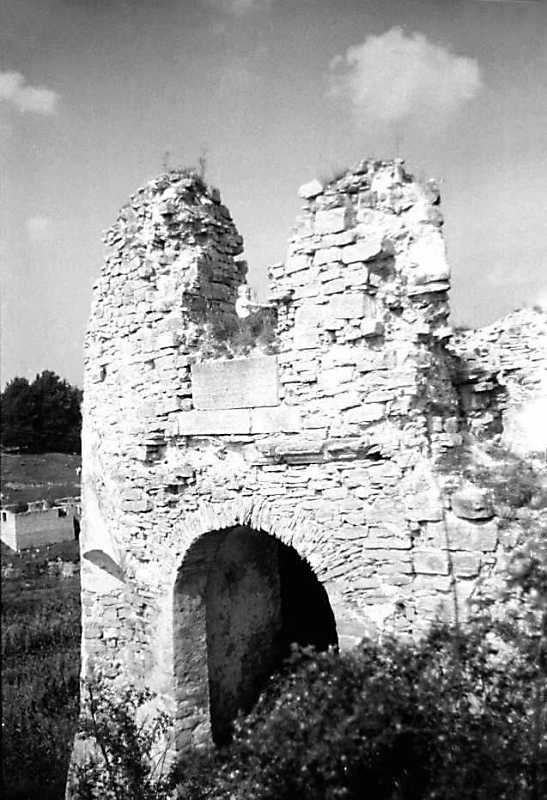 1989 р. Чільний мур брами. Вигляд зі…