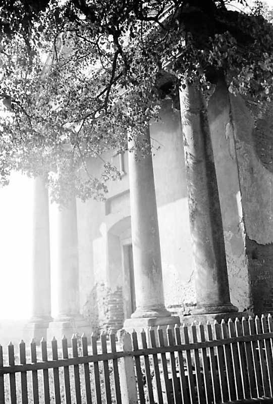 1989 р. Портик. Вигляд з північного…