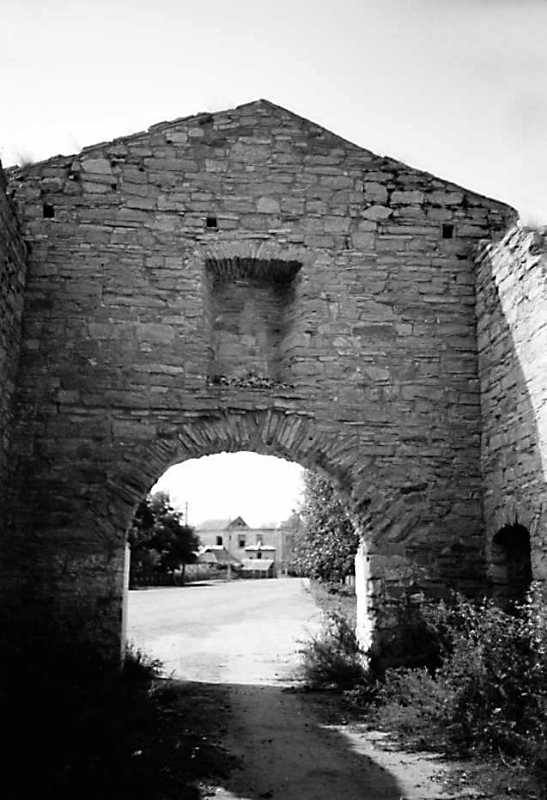 1989 р. Інтер’єр західної стіни.…