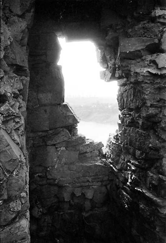 1989 р. Вид на Жванчик крізь бійницю…