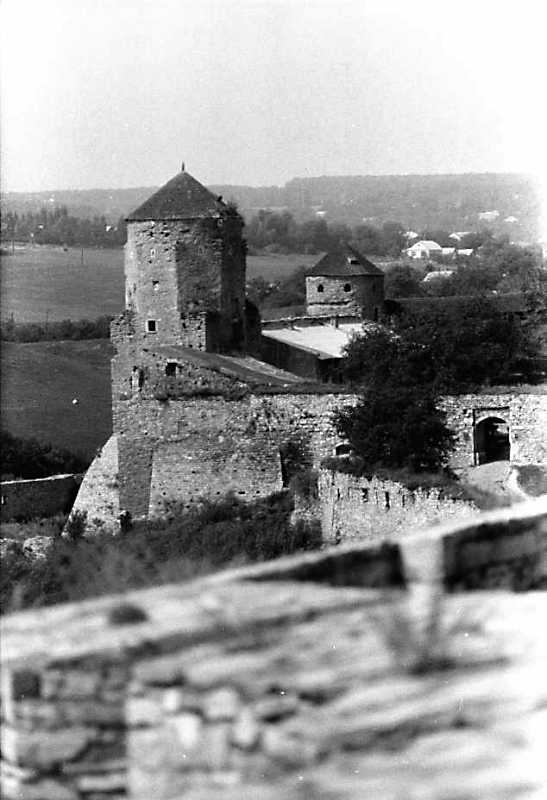 Башти Папська, Ковпак, брама