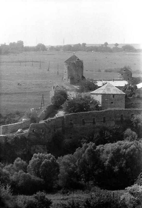 Башти Папська, Нова Східна, напівбашта…