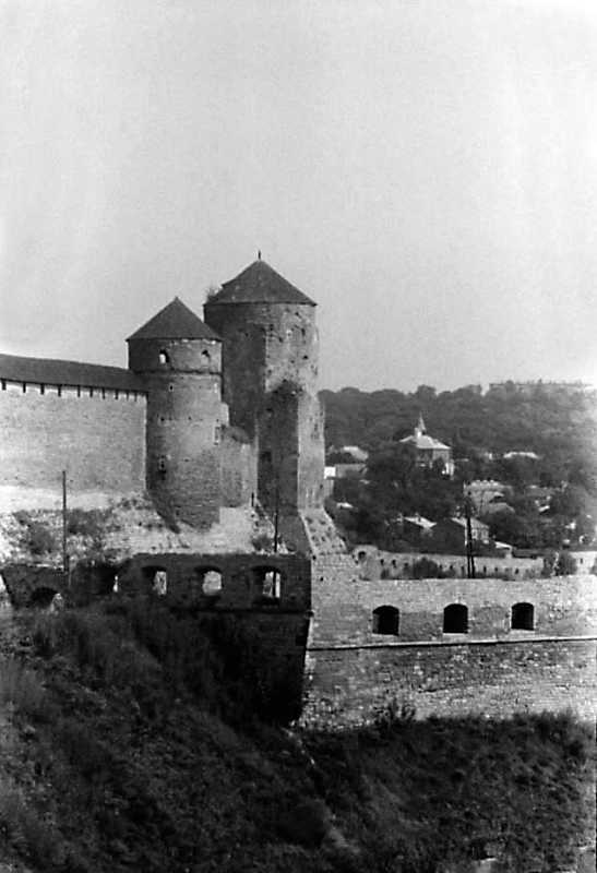 1989 р. Башти Ковпак, Папська,…