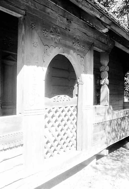 Різьблений одвірок