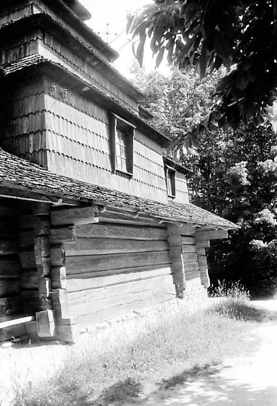 1990 р. Бічний фасад. Вигляд з…