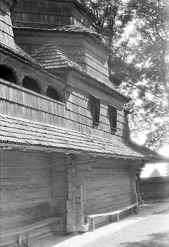 1990 р. Південний фасад. Вигляд із…