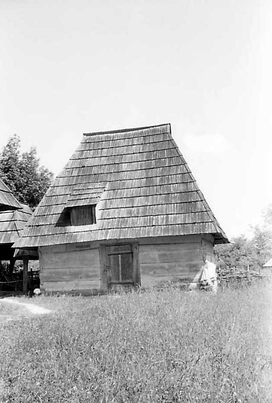 1990 р. Фронтальний вигляд