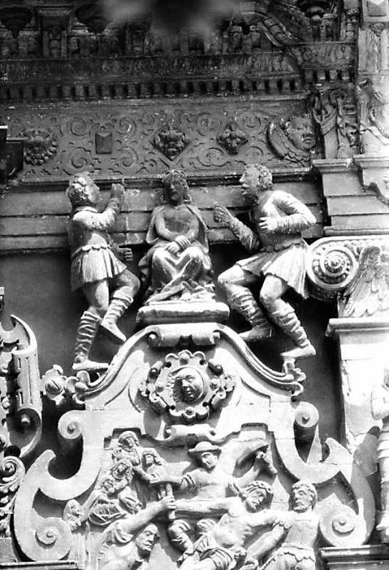 2-й ярус. Поле 24. Постаті 10 – 13