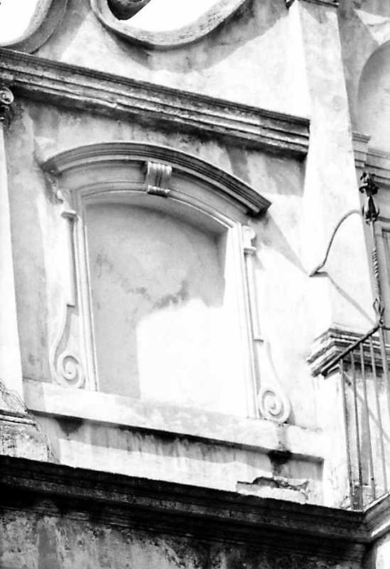 Ніша фронтону