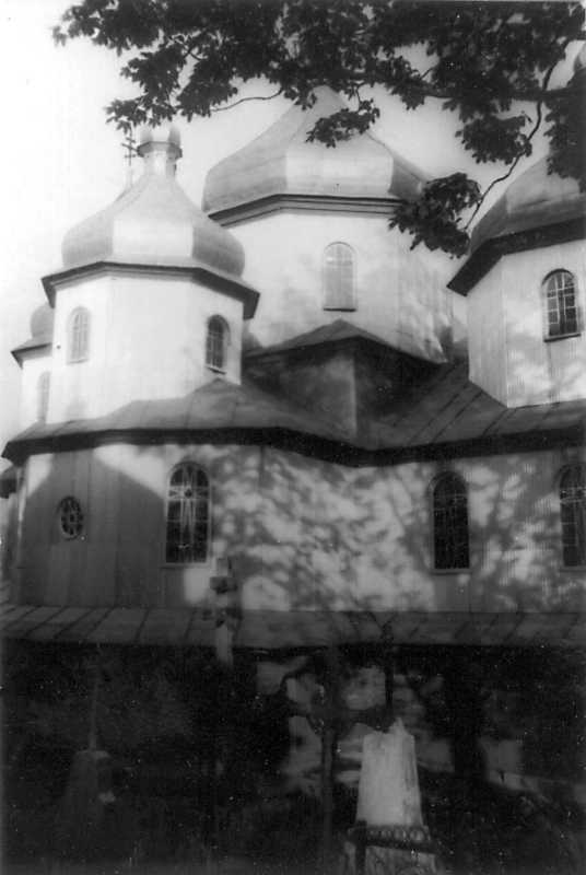 1990 р. Бічне рамено, нава і бабинець.…