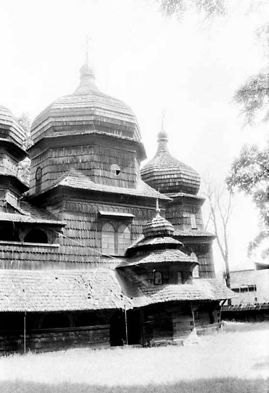 Нава і вівтар