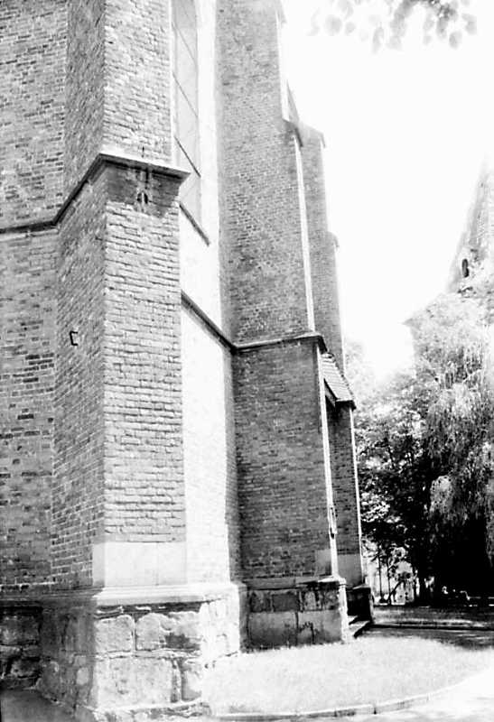 1990 р. Південний фасад у ракурсі.…