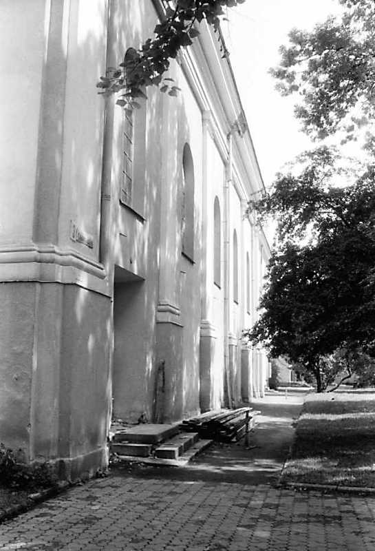 1990 р. Бічний фасад. Вигляд з позиції…