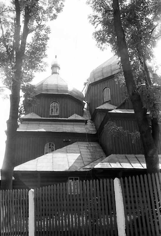 1990 р. Вівтар і нава. Вигляд з…