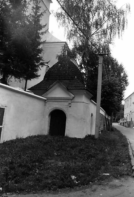 Мури і брама