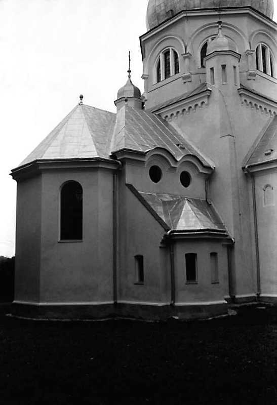 1990 р. Вівтар і нава. Вигляд з…