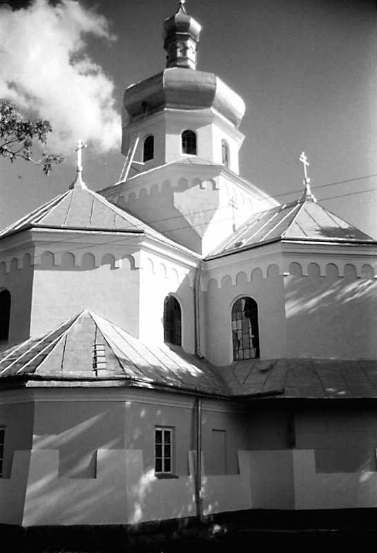 Нава і бічне рамено