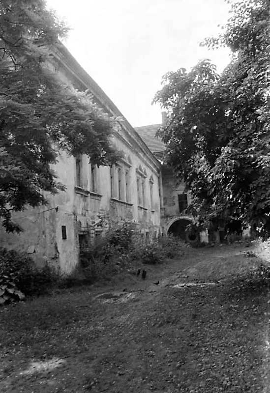 1990 р. Корпус 1. Фасад з боку двора в…