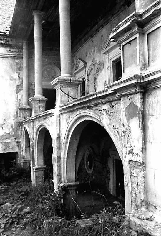 1990 р. Фрагмент галереї корпусу 2 в…