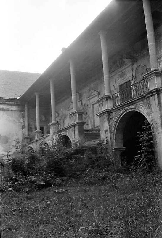 1990 р. Фрагмент галереї корпусу 2