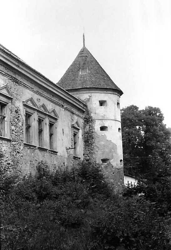 1990 р. Фрагмент корпусу 1 і башта 1.…