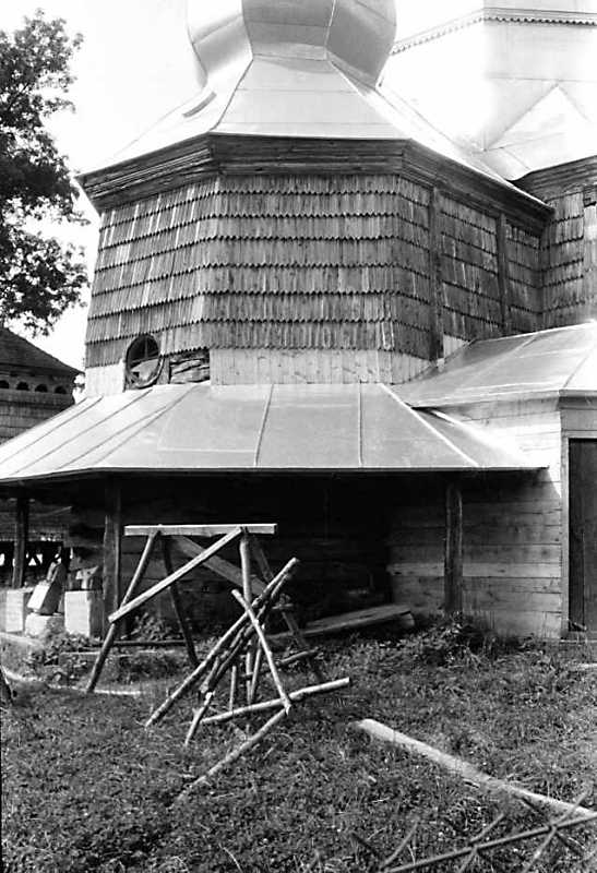 1990 р. Вівтар. Вигляд з північного…