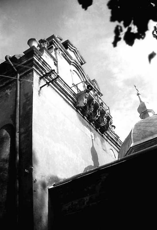 1990 р. Верхня частина західного…