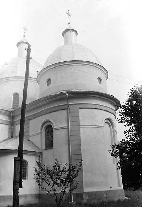 1990 р. Нава і вівтар. Вигляд з…