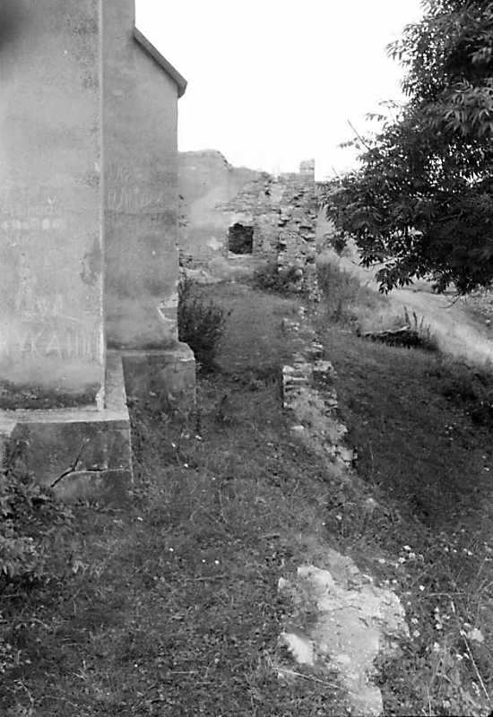 1990 р. Північна частина костелу,…