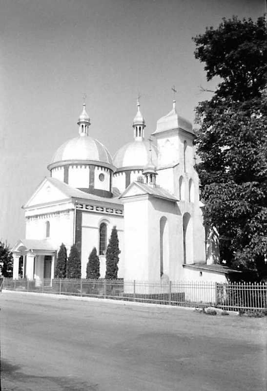 1990 р. Церква і дзвіниця. Вигляд з…